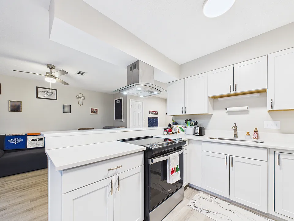 309 Olympia Ct