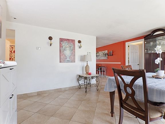 4th image of 39 Groton St