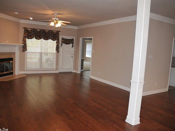 4th image of 2307 Brittany Ln
