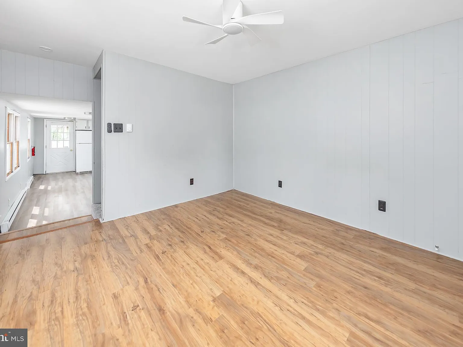 2 bed, 1.0 bath, 1100 sqft, $2,000 — Photo 3