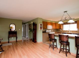 127 Yvonne Rd, Bellingham, MA 02019