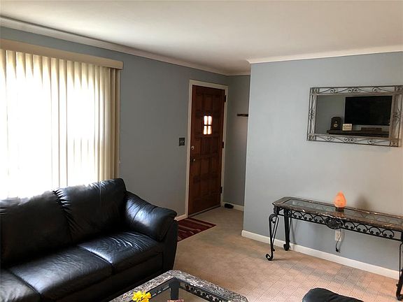 4th image of 10 Kane Ave