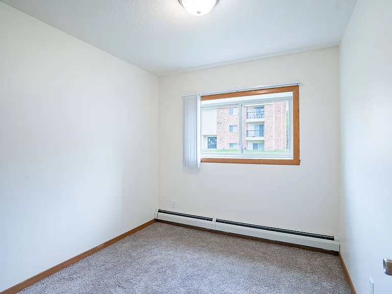 Grand Forks, ND Columbia West Apartments | 3175A | Bedroom