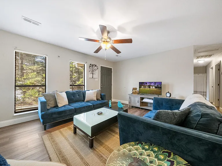 2612 Old Whites Mill Rd — Photo 3