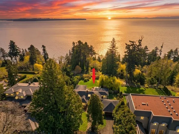 13706 Marine Dr, White Rock, BC V4B 1A4