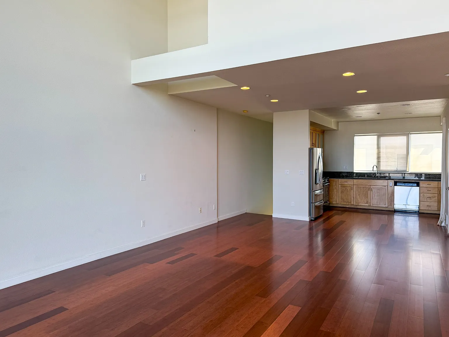 1 bed, 1.5 bath, 901 sqft, $3,595 — Photo 3