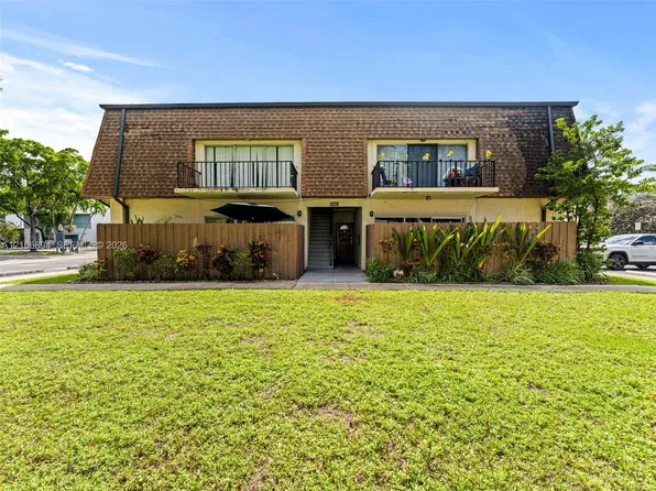 7401 W Sunrise Blvd APT B1, Plantation, FL 33313