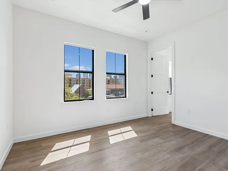 1218 E Kay St #14 — Photo 50