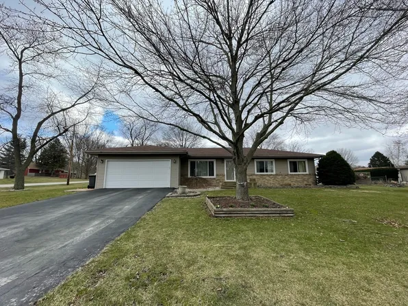 402 S Jackson St, Philo, IL 61864