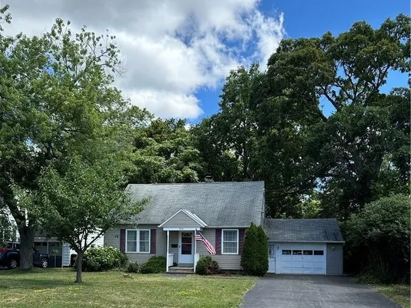 210 Ferncliff Ave, Liverpool, NY 13088