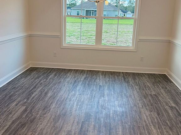 2nd image of 670 Belfast Loop #187