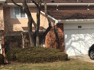 1237 Reading Ct, Wheaton, IL 60189