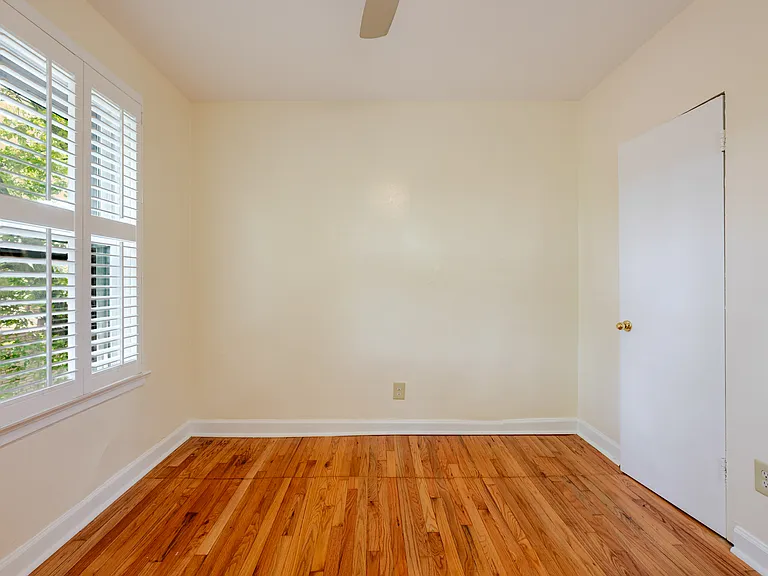 105 9th St SE #302 — Photo 10