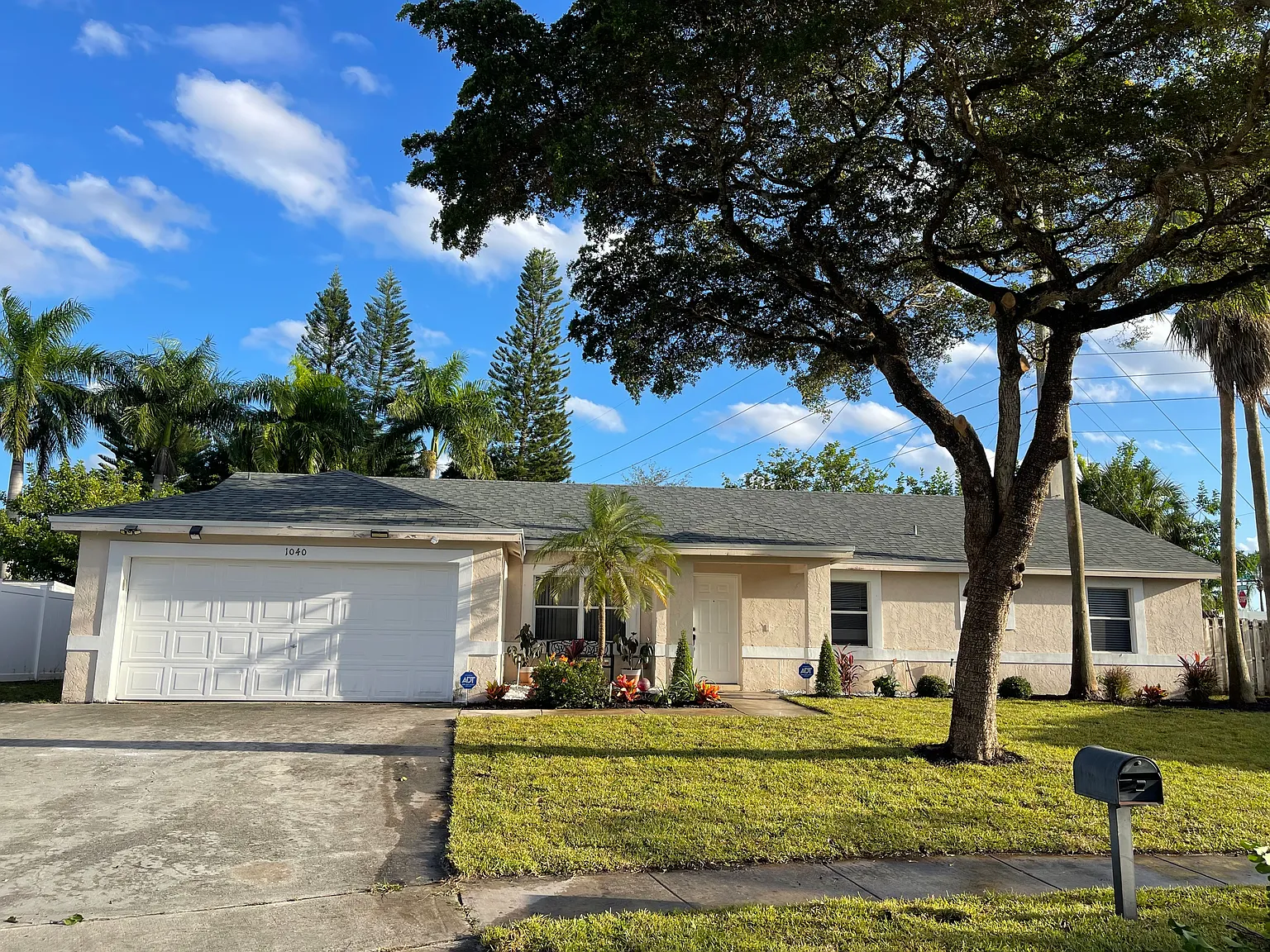 3 bed, 1690 sqft, $3,300 — Photo 1