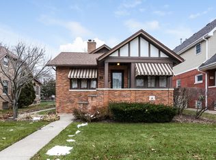 405 S Fairview Ave, Park Ridge, IL 60068
