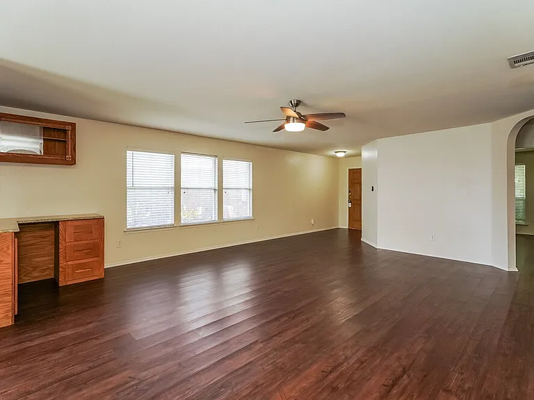 6708 Friendsway Dr — Photo 6