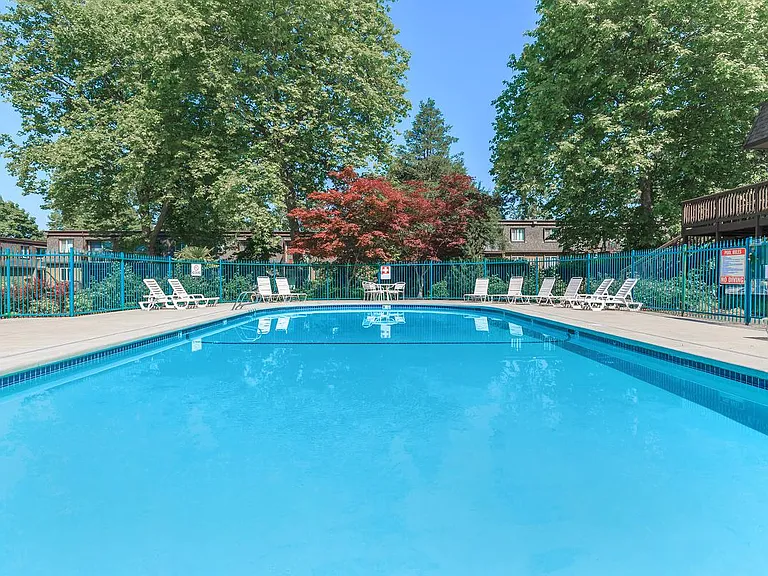 Fairwood Apartments — Photo 6
