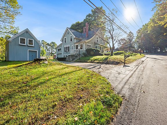 3rd image of 161 Pleasant St