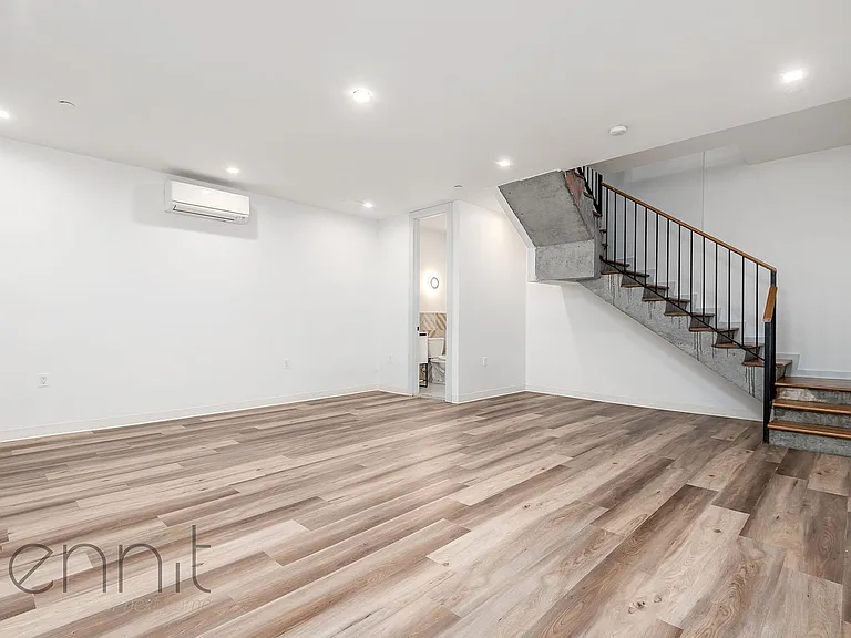 774 Lexington Ave #1A — Photo 11