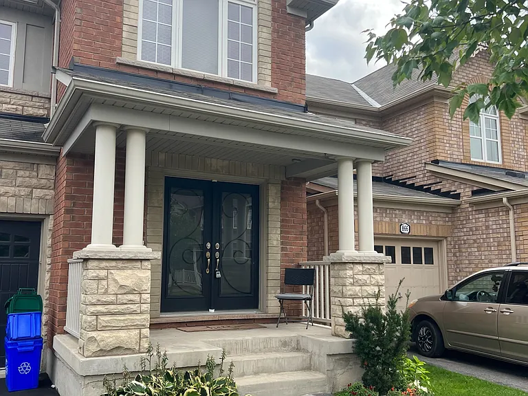 870 McEwan Dr — Photo 2