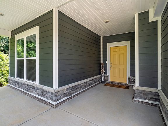 3rd image of 2905 Eckersley Dr