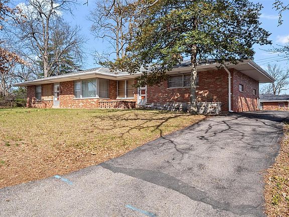 3rd image of 4115 Crestland Dr