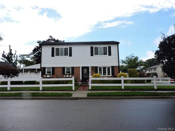 235 Fieldmere St, Elmont, NY 11003