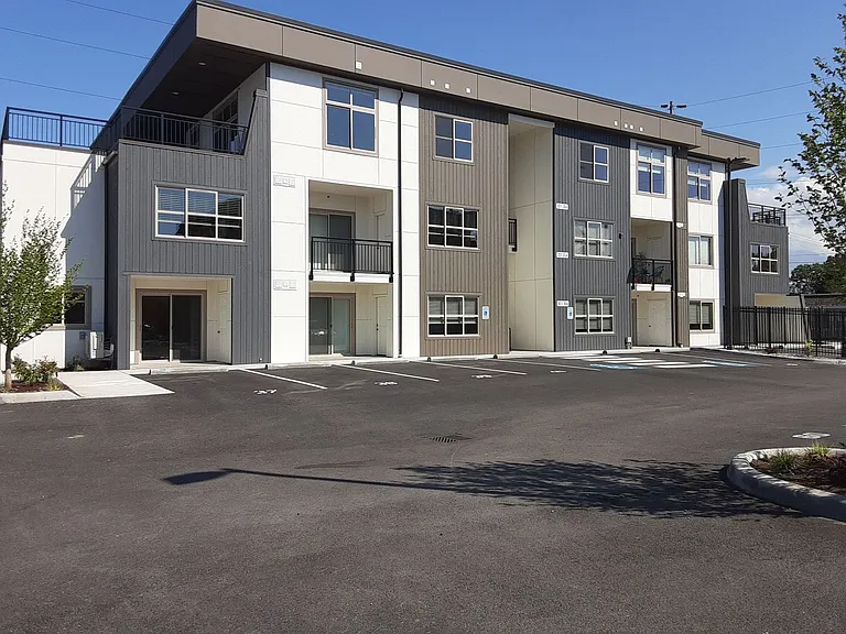 5915 Lake Grove St SW — Photo 17