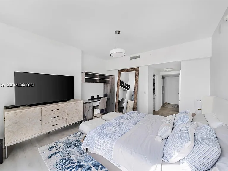 92 SW 3rd St #902 — Photo 11