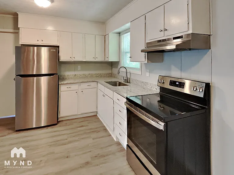 1407 Sycamore Dr NW — Photo 5