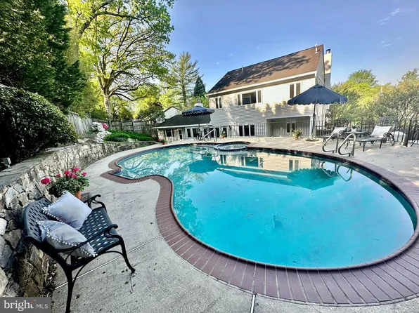 6951 33rd St NW, Washington, DC 20015