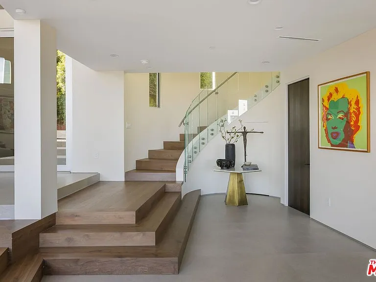 Kinglet Dr — Photo 3