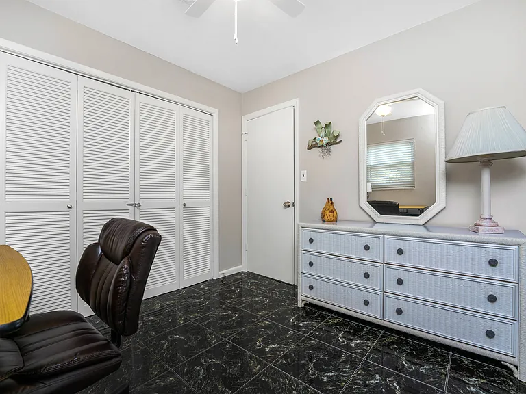 4th bedroom - also perfect for a home office