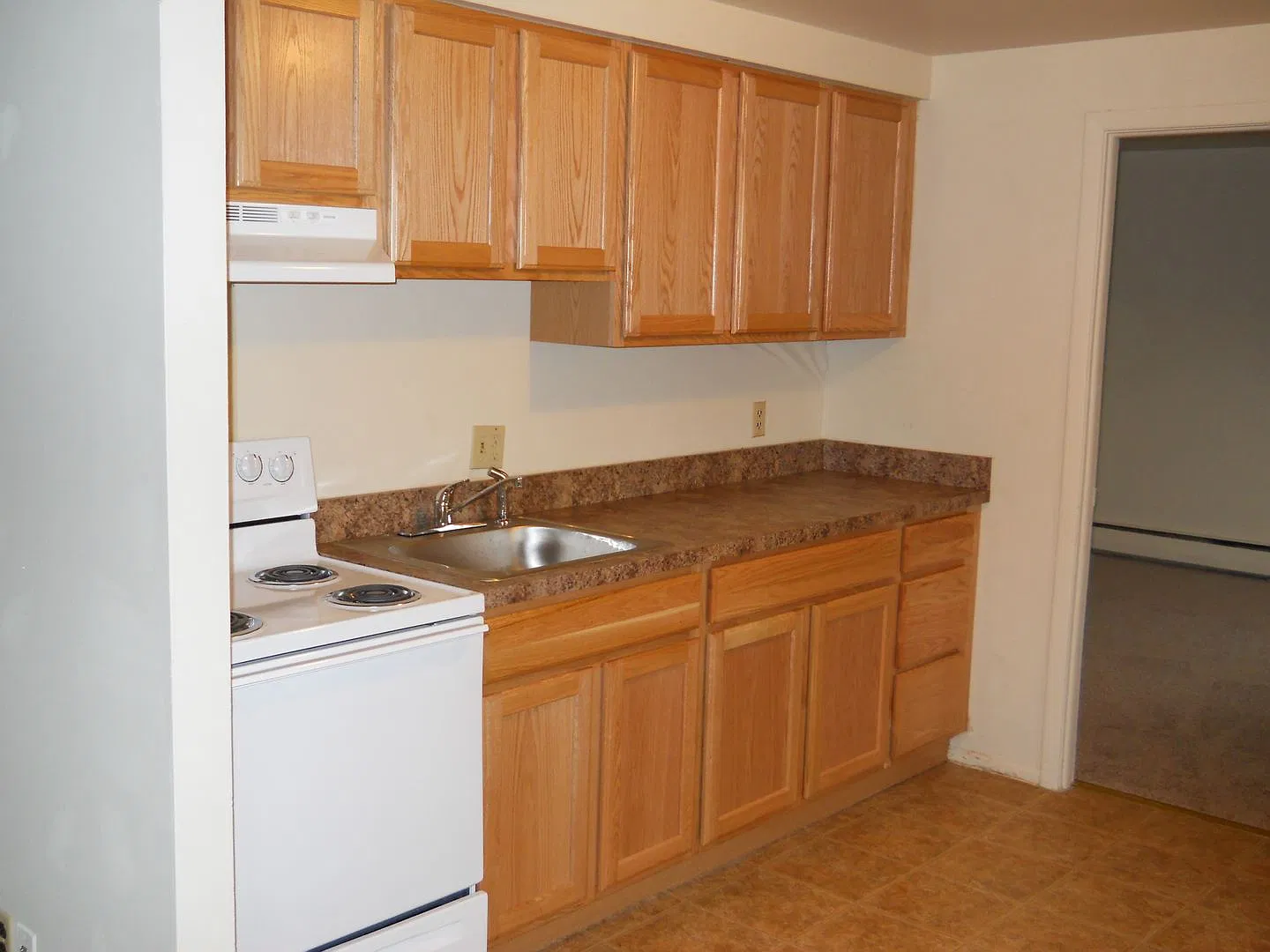 Kenilworth Apts. 3-035 — Photo 2