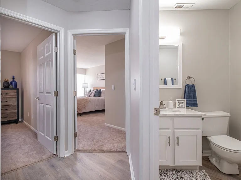 The Residence at Christopher Wren Apartments — Photo 43