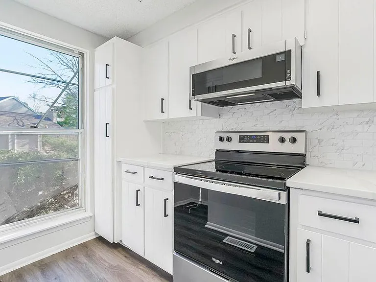 12110 W 79th Ter — Photo 10