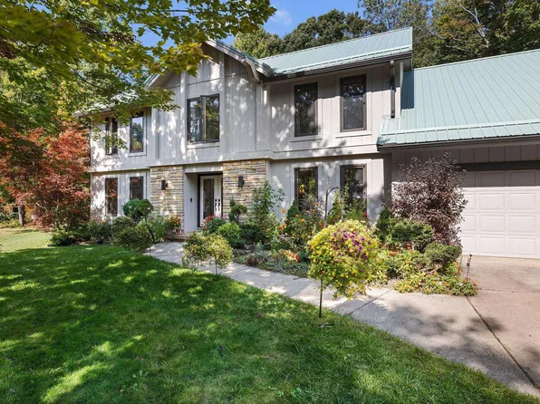 3024 Jeffrey Ln, Midland, MI 48640