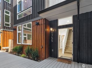 3040718-Lu, Seattle, WA 98122