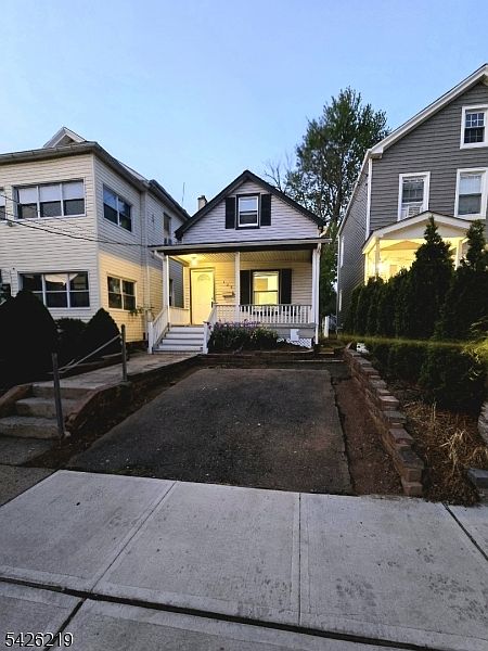 1st image of 126 Duer St