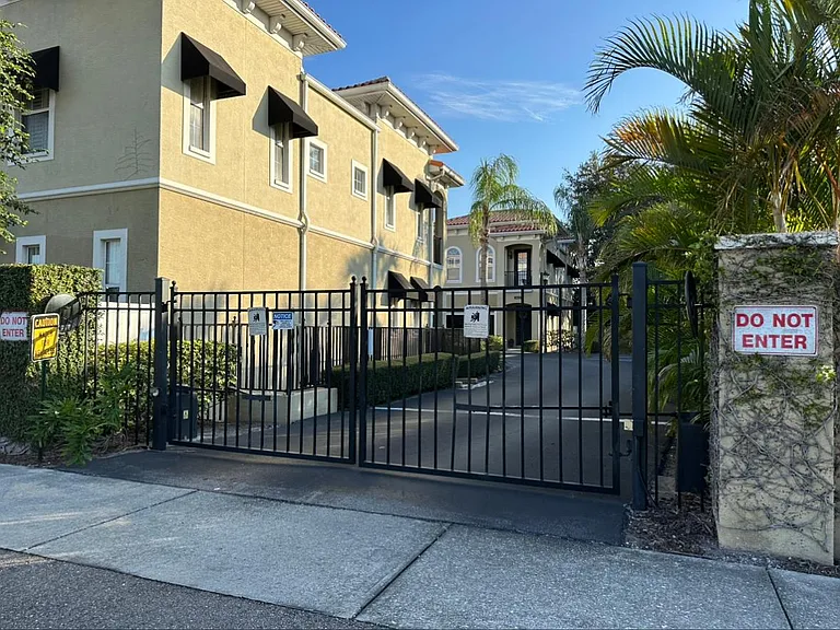 3401 Sondrio Cir — Photo 10