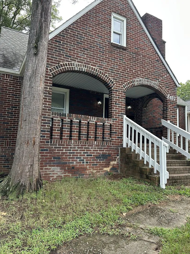 2437 N Patterson Avenue — Photo 1