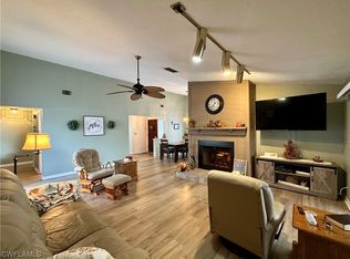 9725 Maplecrest Cir, Lehigh Acres, FL 33936