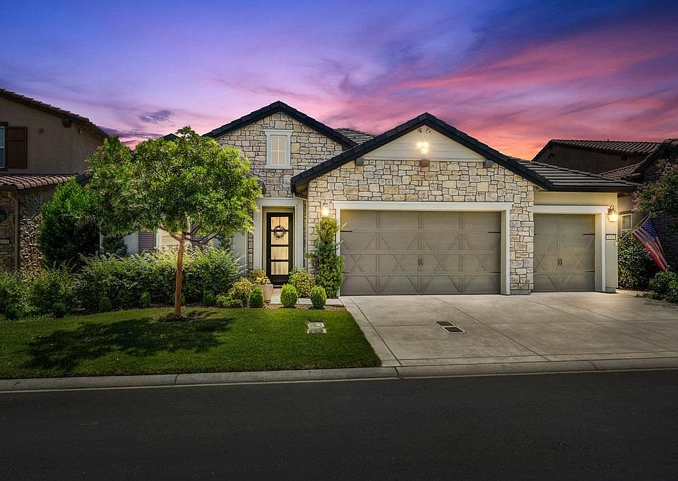 1st image of 1041 Hogarth Way