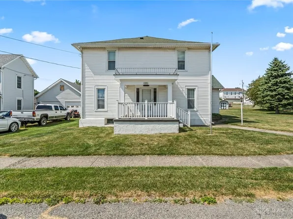 7 W 1st St, Casstown, OH 45389