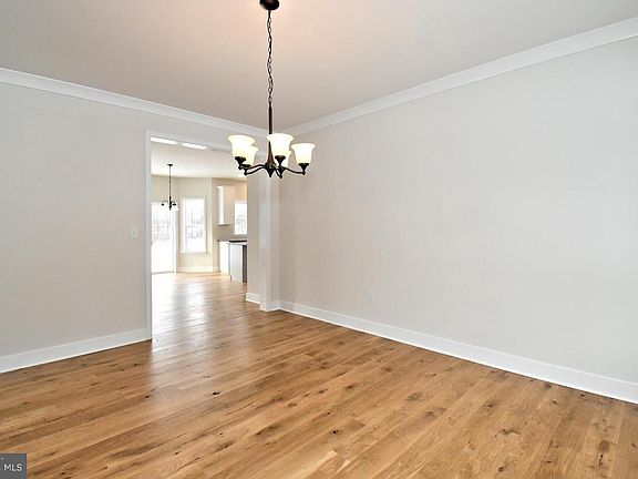 4th image of 208 Schwenk Rd