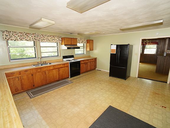 4th image of 680 Hale Brook Rd