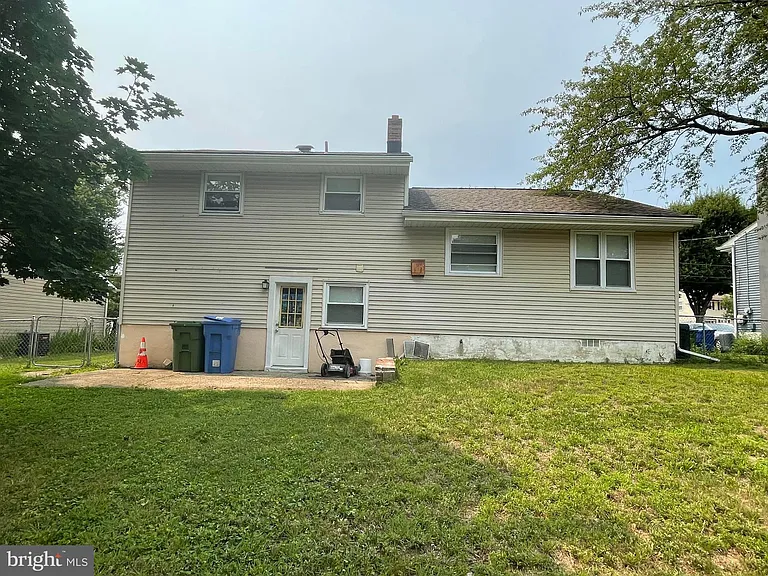 209 Maine Ave — Photo 25