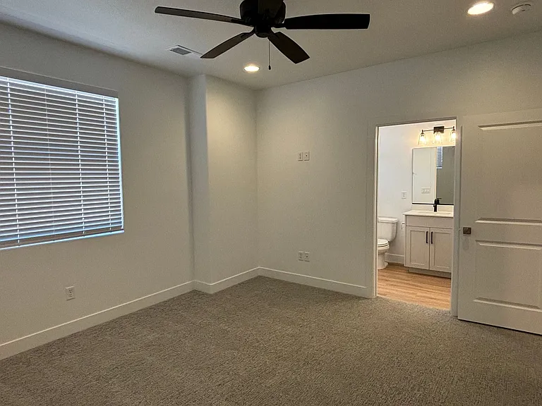 2639 E Wake Forest Ln — Photo 7