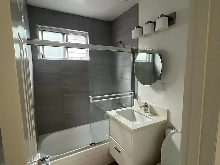613 Westminster Ave #2 — Photo 14