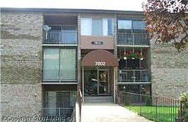 Third Floor Spacious Condo in Good Condition!!!